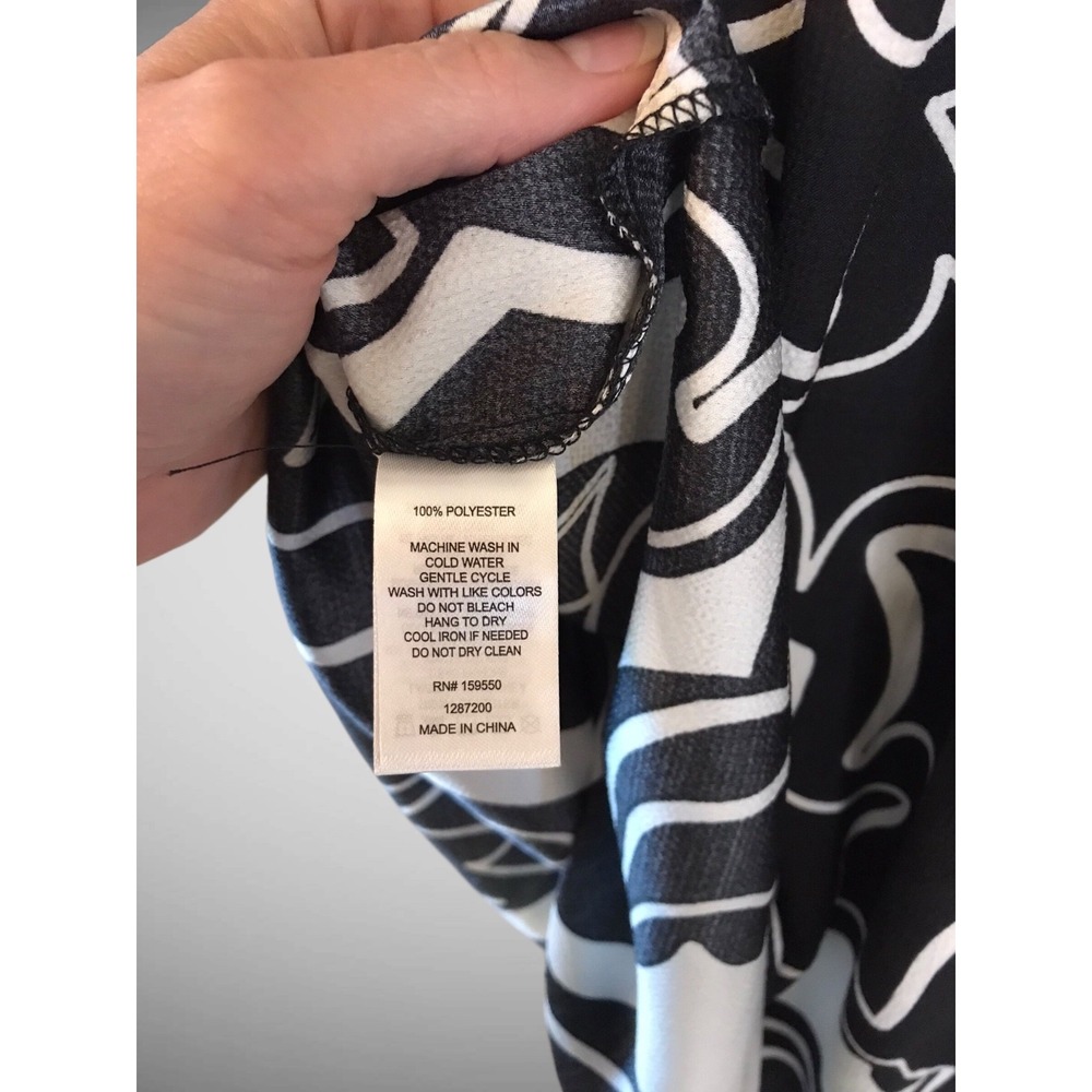 NWT Maison D'Amelie Anthropologie Women's Geometric V Neck Blouse Top Size M - Picture 5 of 5